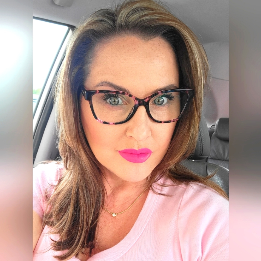 Meet your Posher, Pamela